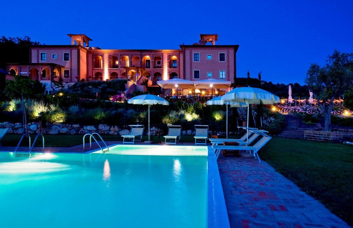 Toscana Tra Lusso e Relax: Pitigliano, Sorano, Sovana e Le Terme di Saturnia Toscana Tra Lusso e Relax: Pitigliano, Sorano, Sovana e Le Terme di Saturnia desktop picture