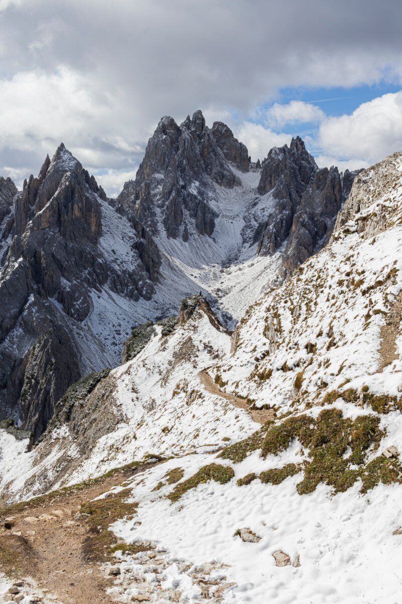 Ciaspolata nel cuore delle Dolomiti: Misurina e le Tre Cime di Lavaredo Ciaspolata nel cuore delle Dolomiti: Misurina e le Tre Cime di Lavaredo desktop picture