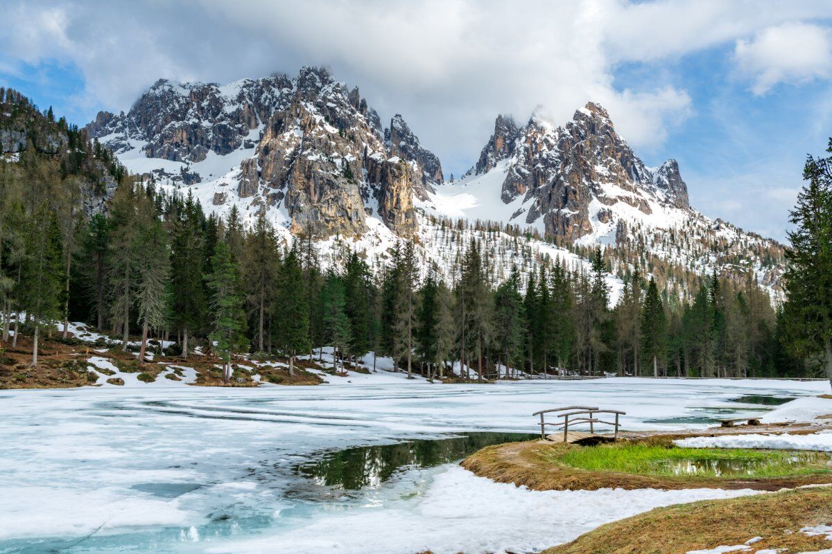 Ciaspolata nel cuore delle Dolomiti: Misurina e le Tre Cime di Lavaredo Ciaspolata nel cuore delle Dolomiti: Misurina e le Tre Cime di Lavaredo desktop picture