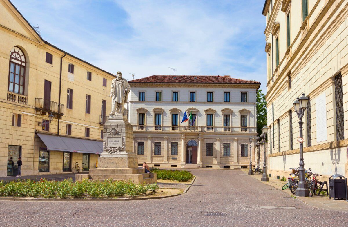 Sulle Orme di Palladio: Un Inedito Tour Guidato a Vicenza desktop picture