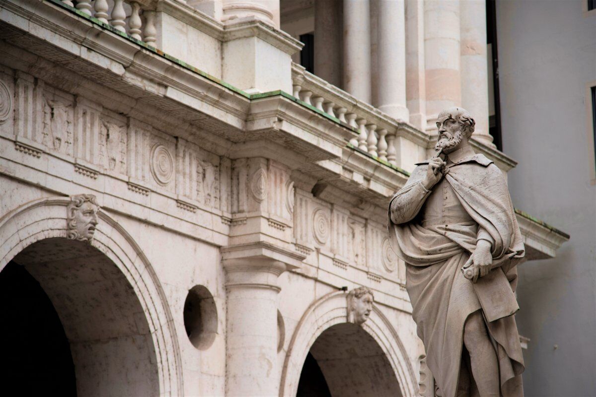 Sulle Orme di Palladio: Un Inedito Tour Guidato a Vicenza desktop picture