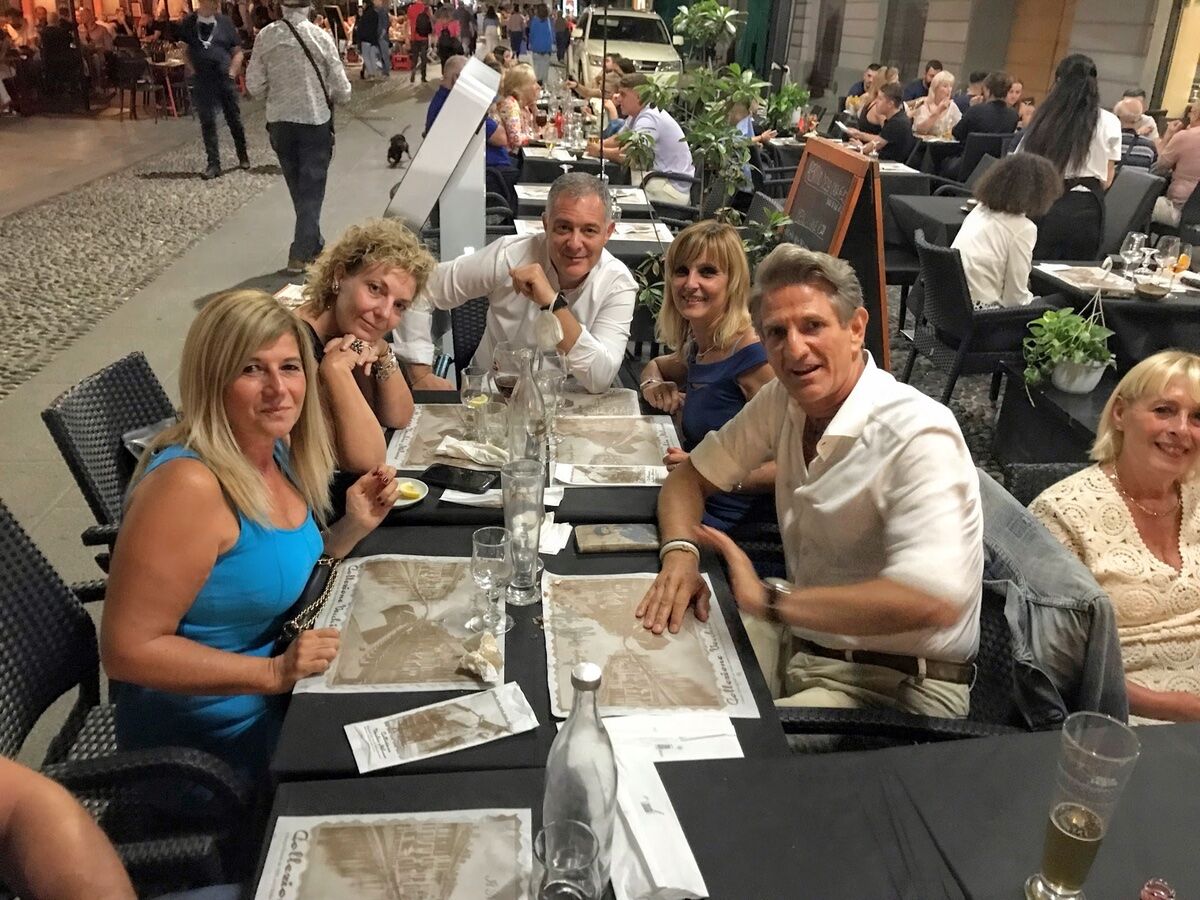 Pizzata a due passi dai Navigli Pizzata a due passi dai Navigli desktop picture