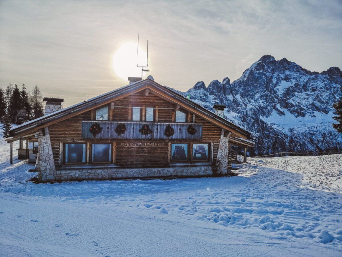 Ciaspolata con Pranzo in Rifugio: Il Monte Fertazza (Ciaspole Non Incluse) desktop picture