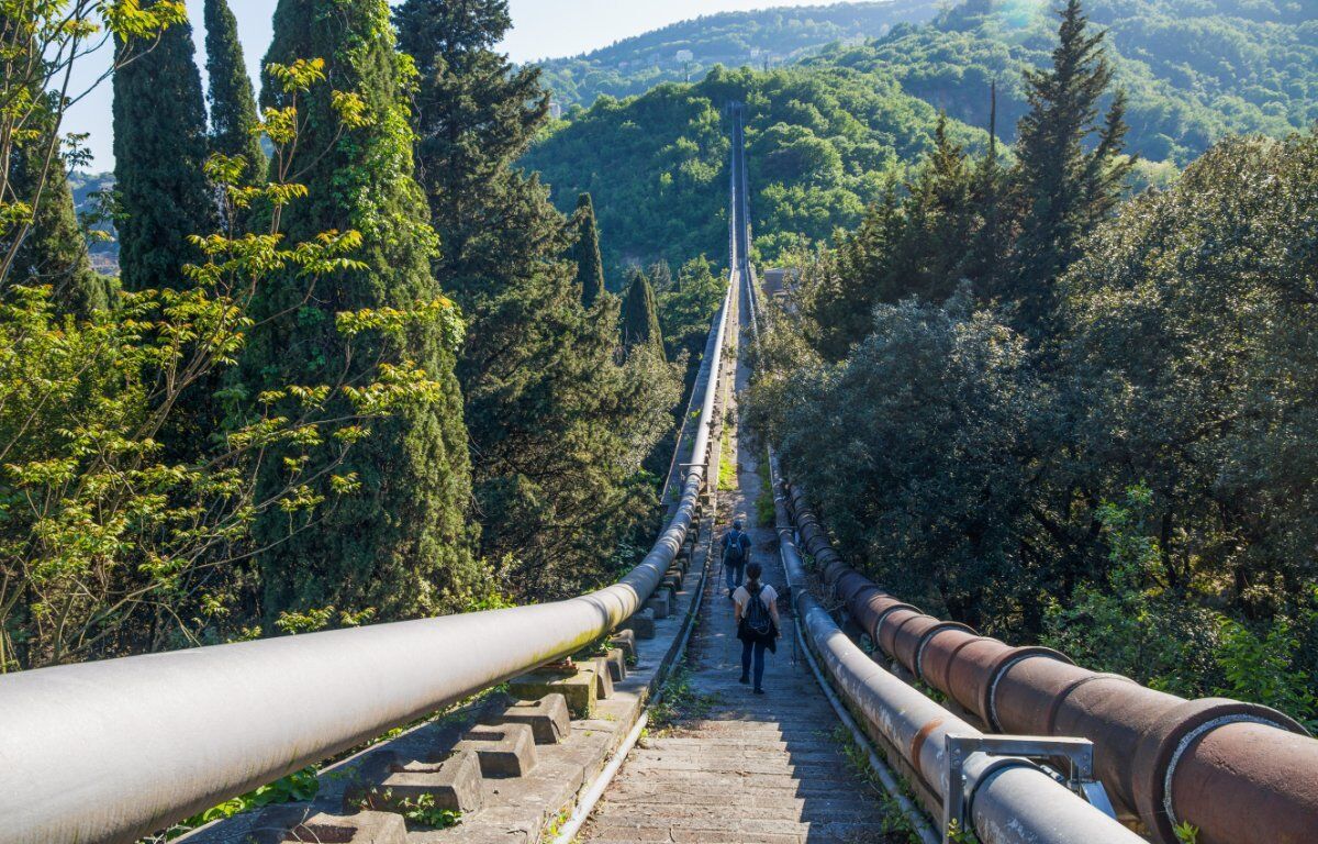 L'Acquedotto Storico di Genova: Trekking e Pranzo con Vista desktop picture