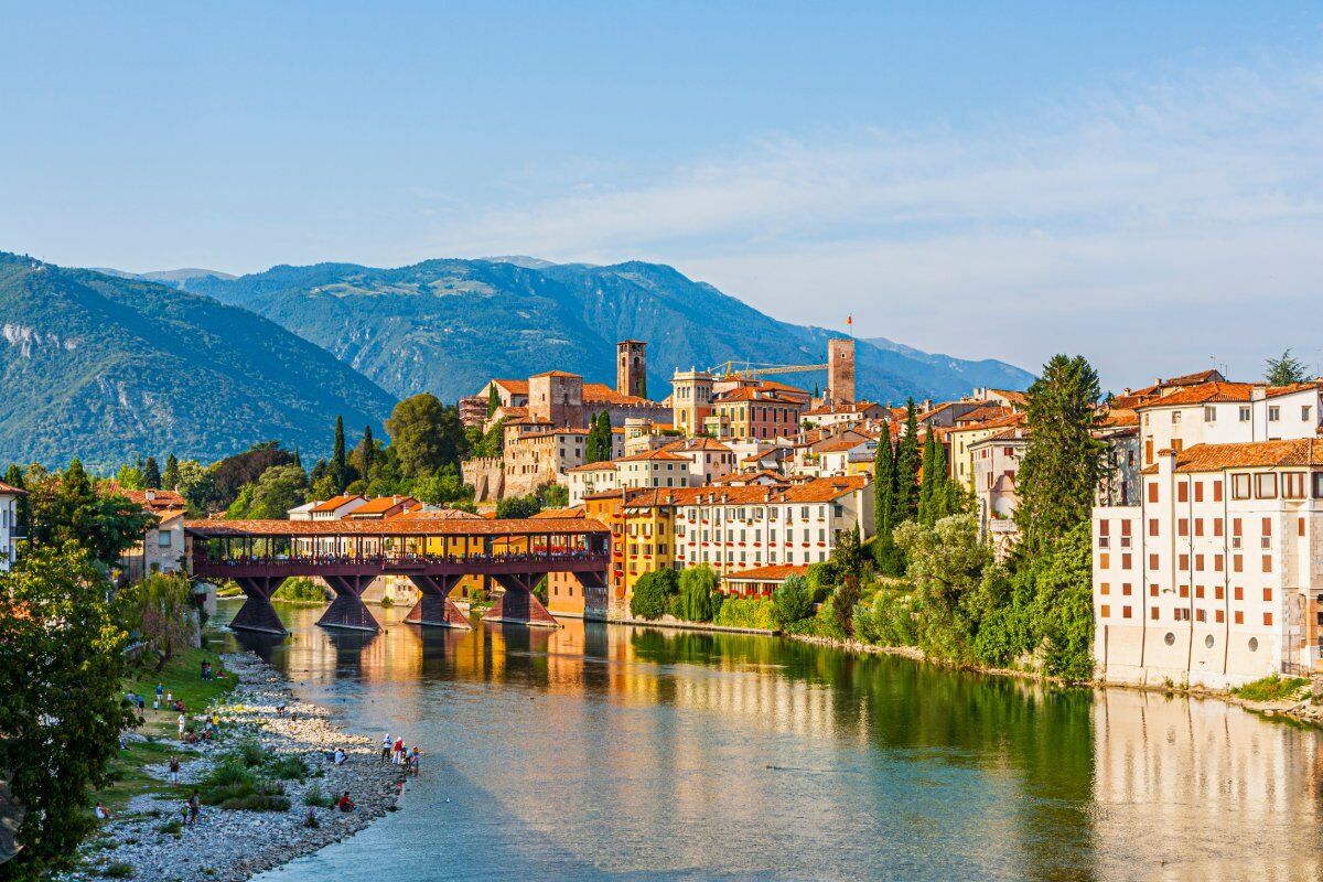 Passeggiata nella storia e nei sapori di Bassano del Grappa desktop picture