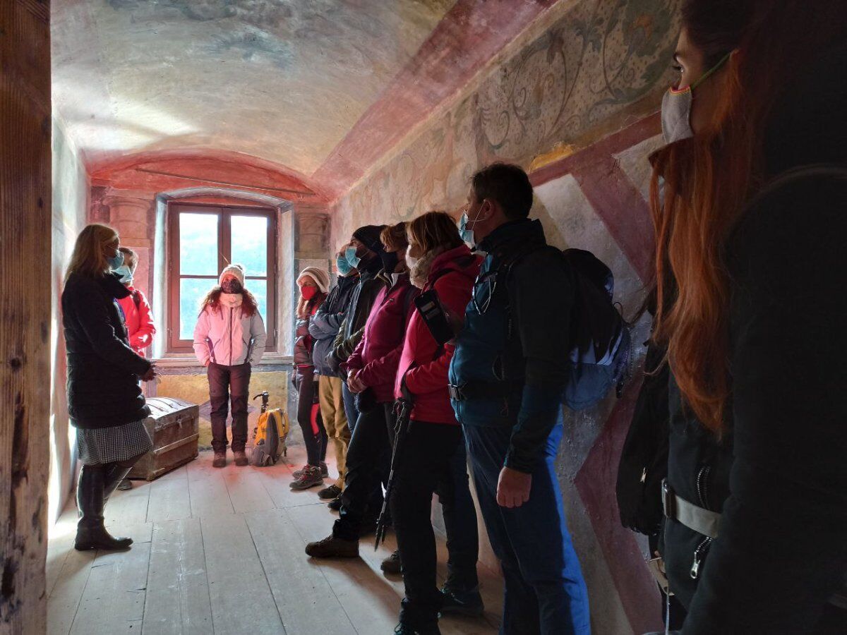 Il Lago di Toblino e il suo incantevole Castello Il Lago di Toblino e il suo incantevole Castello desktop picture