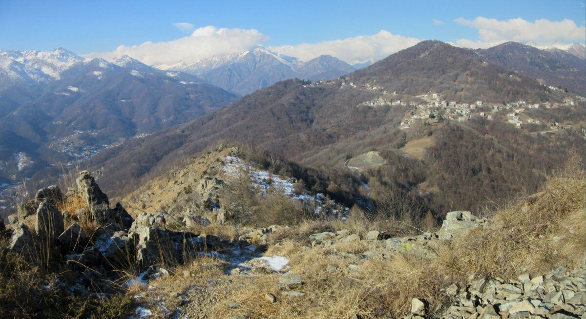 Punta Serena: Trekking in Cresta tra Panorami Mozzafiato Punta Serena: Trekking in Cresta tra Panorami Mozzafiato desktop picture