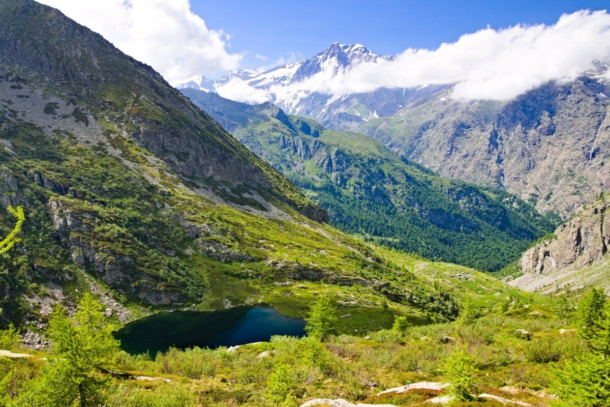 Trekking Alpino tra i Magici Colori dei Laghi Verdi desktop picture
