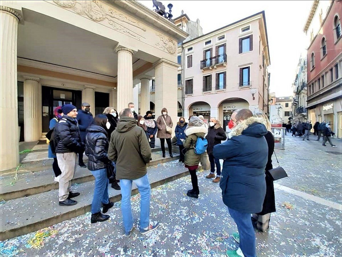 Il Caffè Pedrocchi: Visita Guidata con Degustazione Finale desktop picture