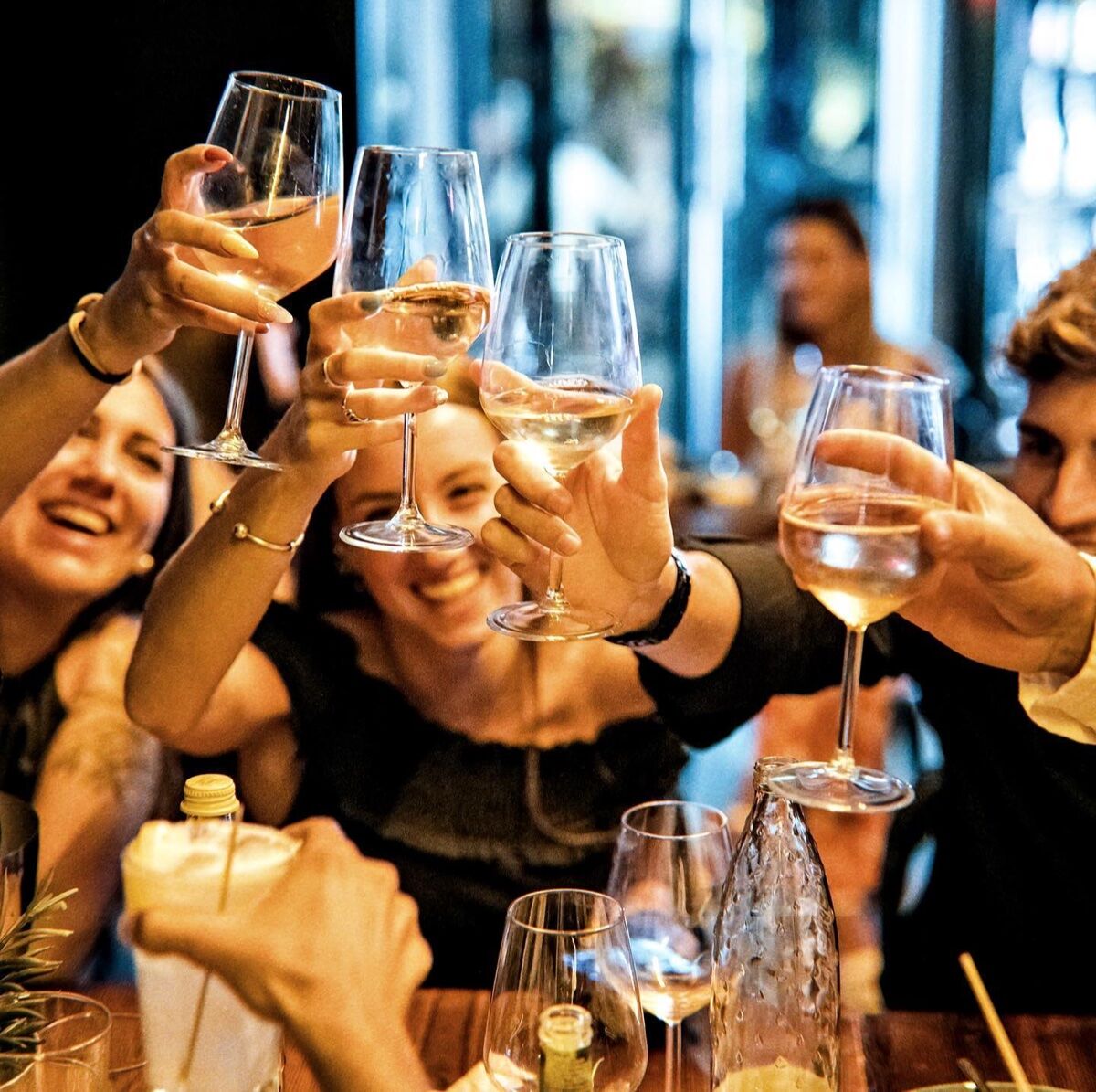 Aperitivo Meeters a due Passi dai Navigli Aperitivo Meeters a due Passi dai Navigli desktop picture