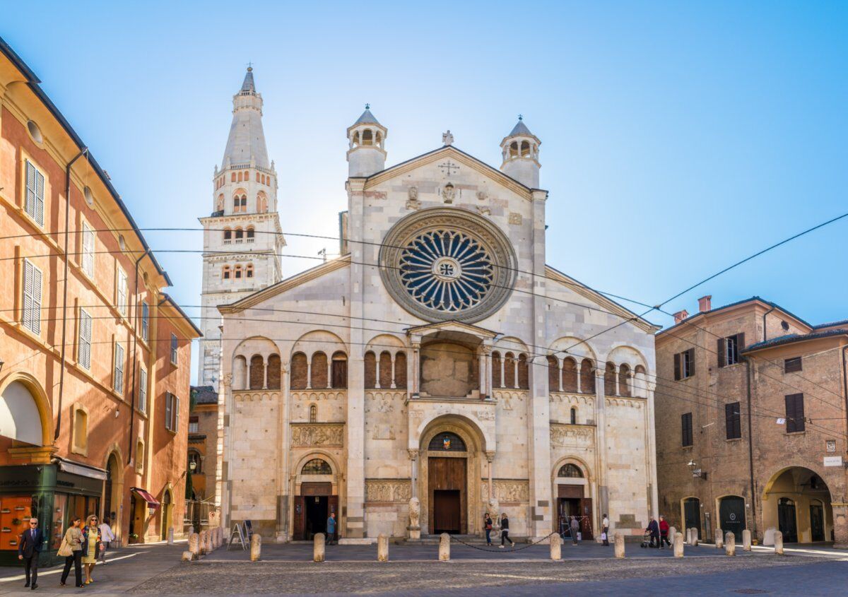 Tour Guidato di Modena: Il Duomo e le Meraviglie della Città di Pietra desktop picture