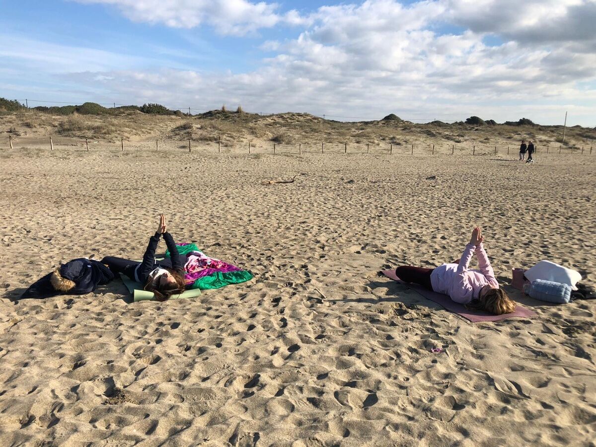 Yoga tra le Dune e il Mare di Castel Porziano desktop picture