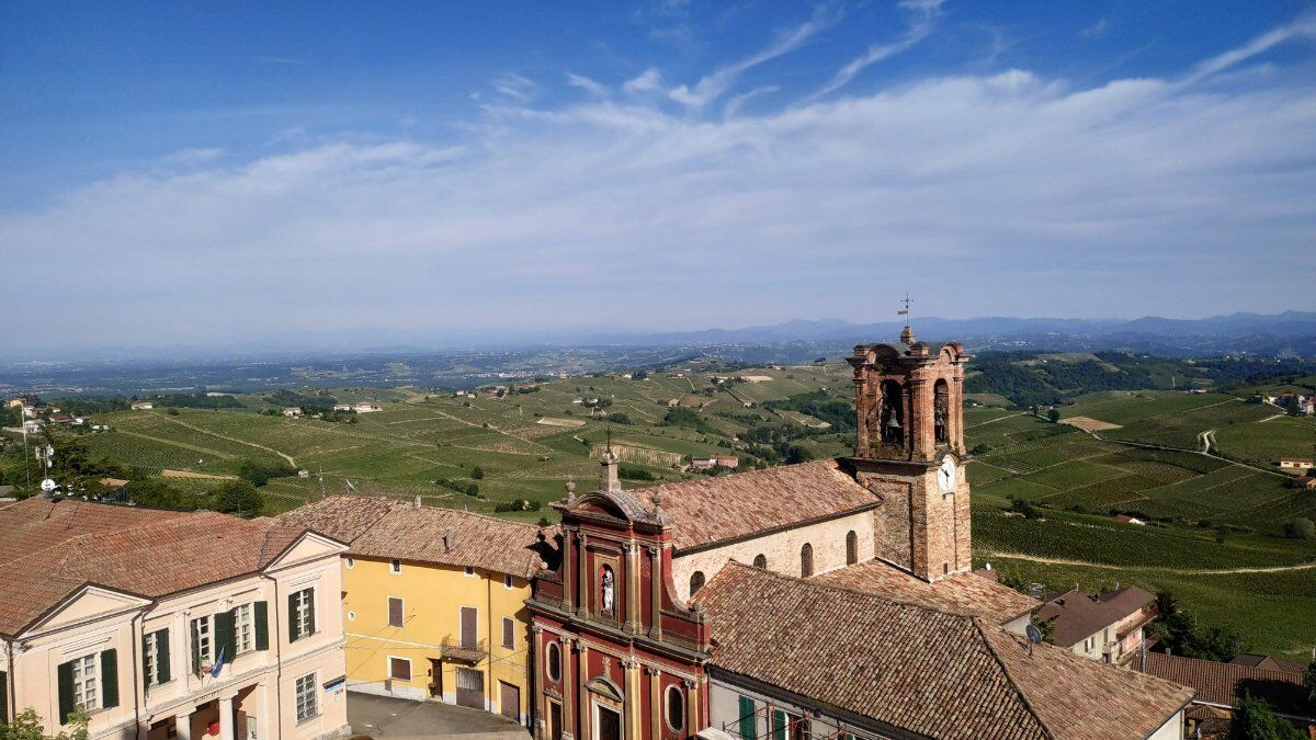 Escursione dal Medioevo di Cassine al Belvedere di Alice Bel Colle Escursione dal Medioevo di Cassine al Belvedere di Alice Bel Colle desktop picture