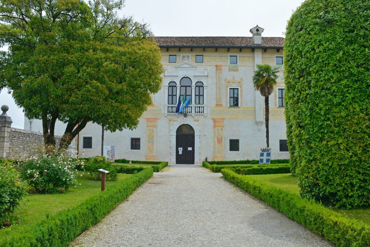 Visita Guidata a Spilimbergo: I Cento Anni della Scuola Mosaicisti Visita Guidata a Spilimbergo: I Cento Anni della Scuola Mosaicisti desktop picture