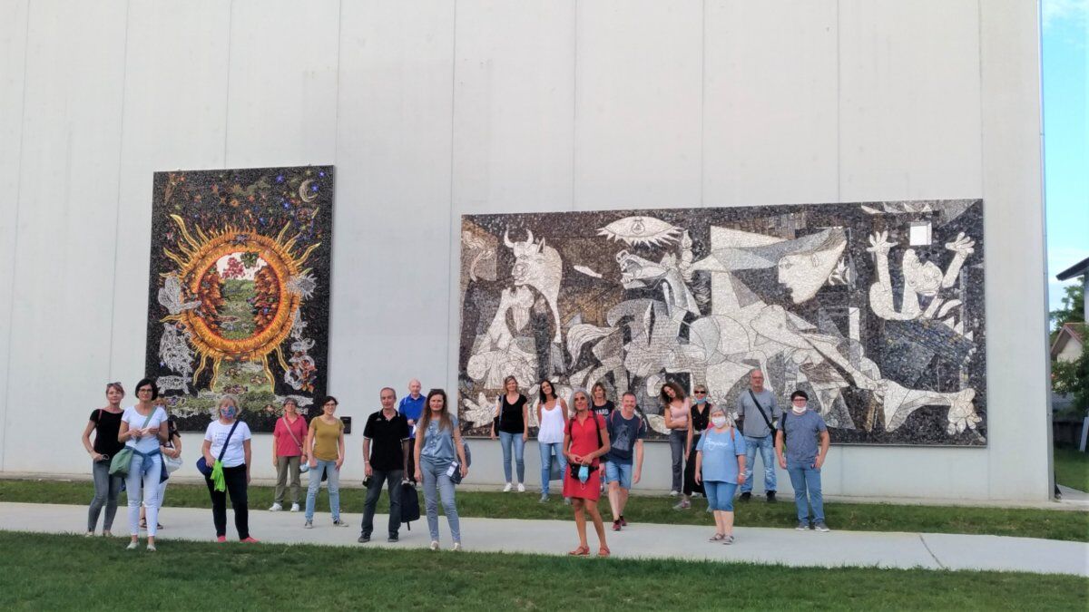 Visita Guidata a Spilimbergo: I Cento Anni della Scuola Mosaicisti Visita Guidata a Spilimbergo: I Cento Anni della Scuola Mosaicisti desktop picture