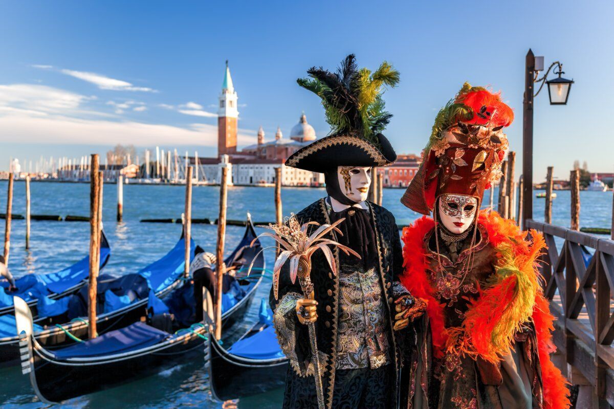 Tour nella Città delle Maschere: La Storia del Carnevale di Venezia desktop picture