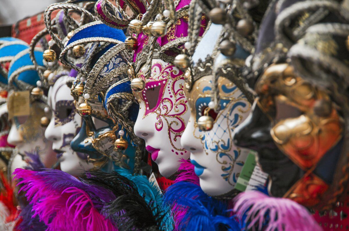 Tour nella Città delle Maschere: La Storia del Carnevale di Venezia Tour nella Città delle Maschere: La Storia del Carnevale di Venezia desktop picture