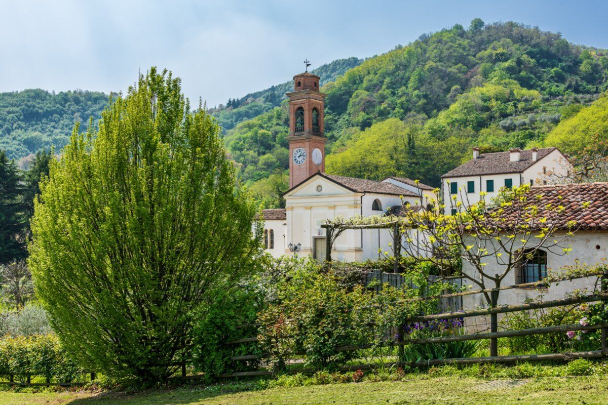 Trekking sui Colli Euganei e Visita Guidata alla Villa dei Vescovi desktop picture