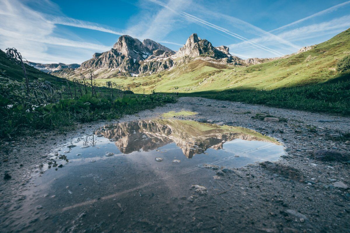 L’Anello del Marguareis: Tra Natura Selvaggia e Impetuose Cascate desktop picture