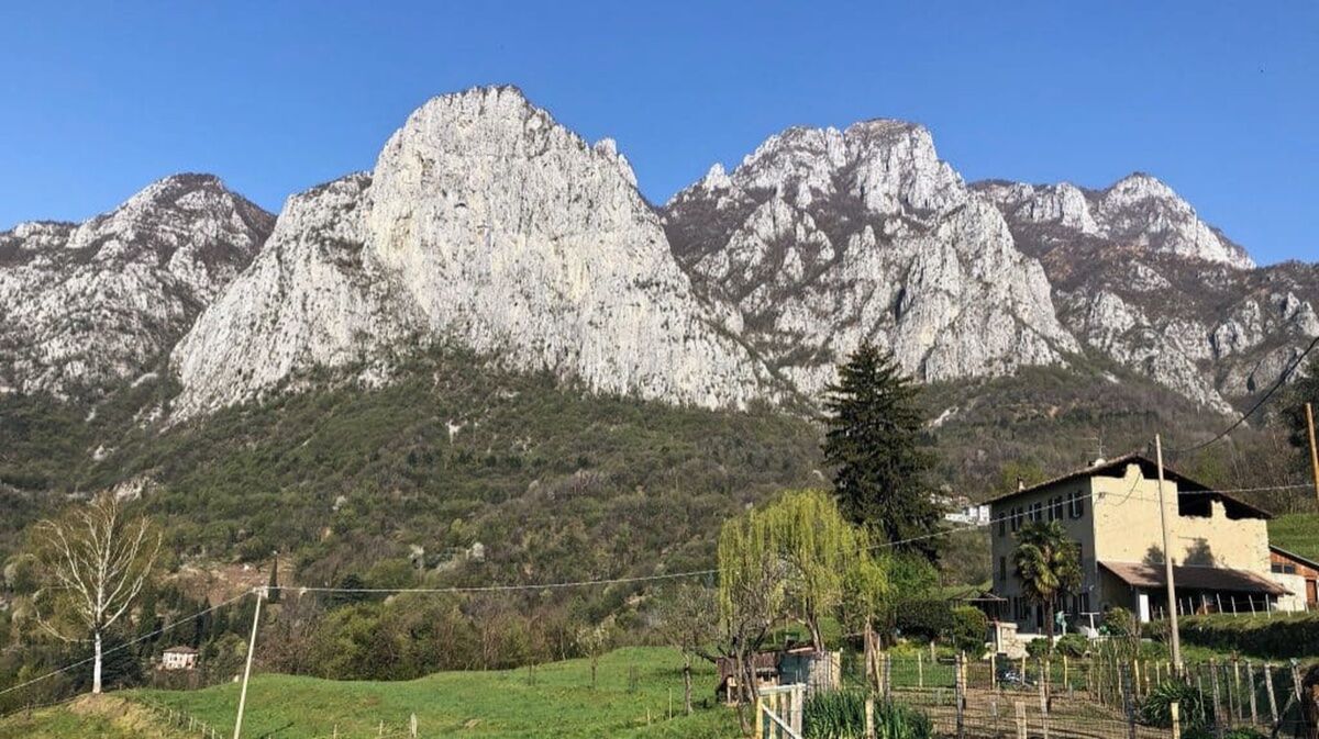 Trekking sul Monte Melma: Tra Natura e Panorami Inaspettati desktop picture