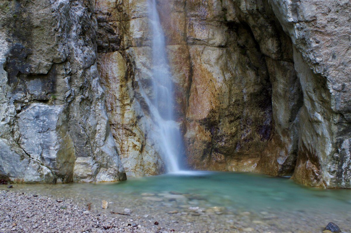 Escursione alla Cascata del Cenghen: il “gioiello” della Grigna Escursione alla Cascata del Cenghen: il “gioiello” della Grigna desktop picture