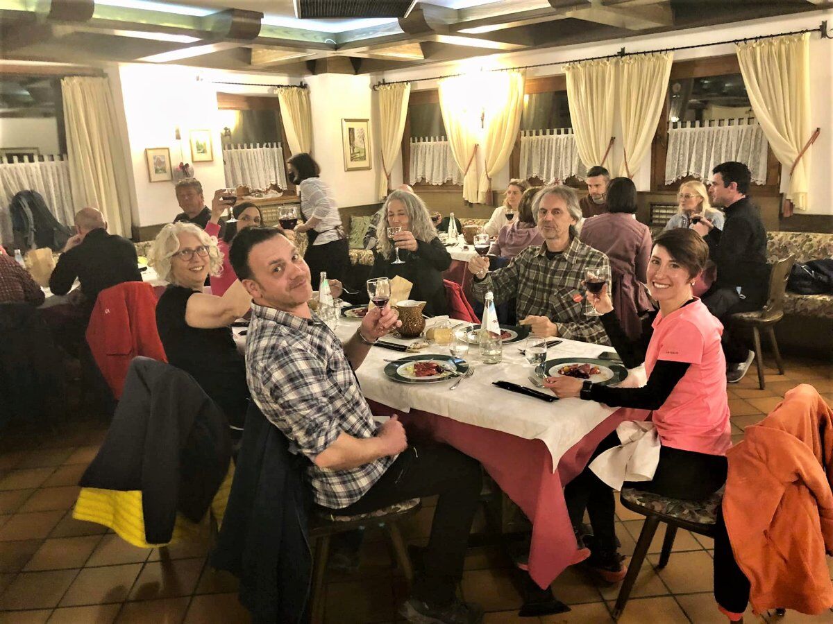 Trekking panoramico con pranzo tipico in Val Canali Trekking panoramico con pranzo tipico in Val Canali desktop picture