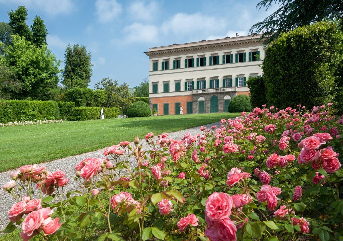 Le meraviglie di Villa Reale: Visita guidata a giardini e interni desktop picture