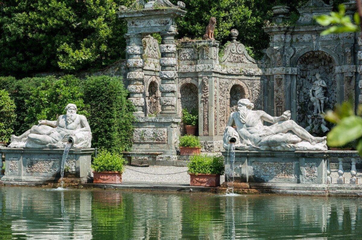 Le meraviglie di Villa Reale: Visita Guidata a Giardini e Interni desktop picture