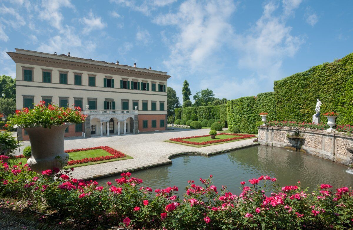Le meraviglie di Villa Reale: Visita Guidata a Giardini e Interni desktop picture