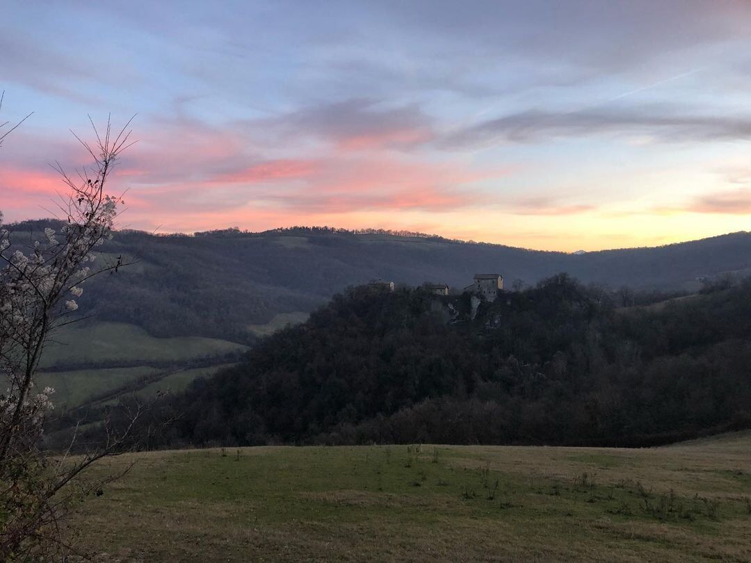"M'Illumino di Meno": Trekking Notturno nei Colli Reggiani "M'Illumino di Meno": Trekking Notturno nei Colli Reggiani desktop picture
