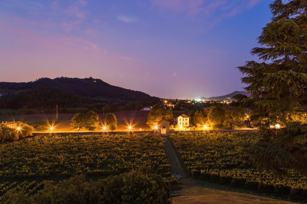 "M'Illumino di Meno": Degustazione a Lume di Candela a Villa dei Vescovi "M'Illumino di Meno": Degustazione a Lume di Candela a Villa dei Vescovi desktop picture