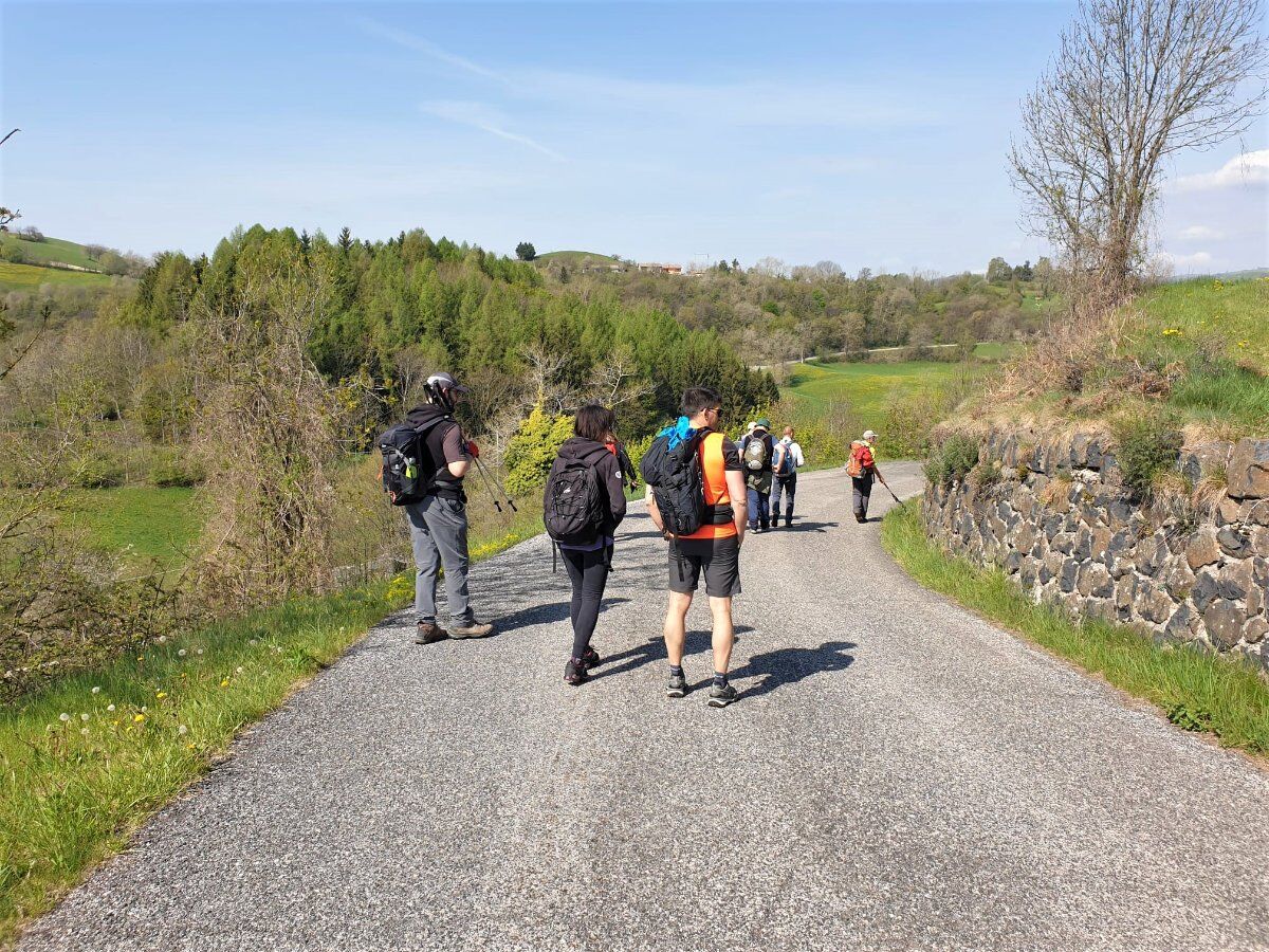 Trekking a Bolca: Scopri Fossili, Coralli e Panorami Mozzafiato Trekking a Bolca: Scopri Fossili, Coralli e Panorami Mozzafiato desktop picture