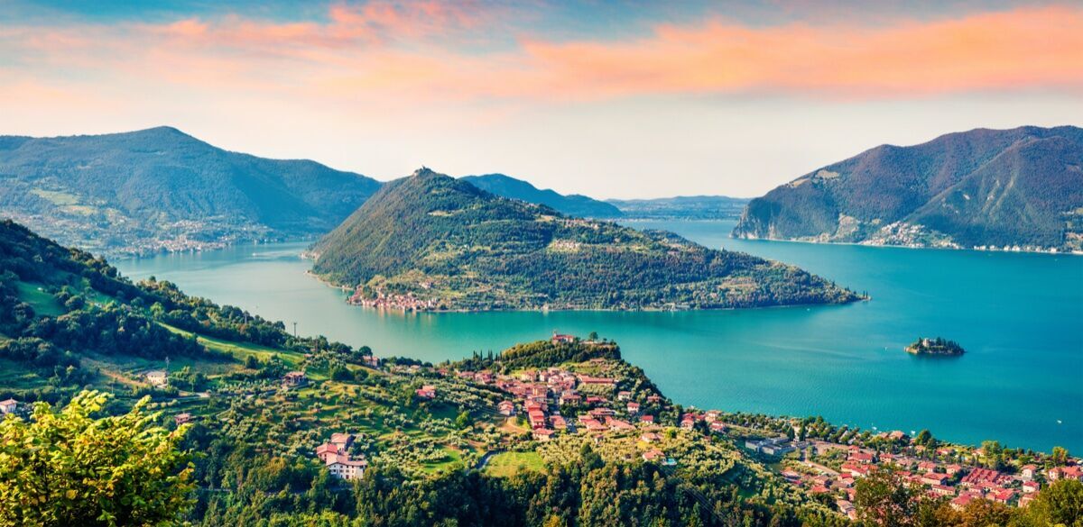 Trekking al Monte Isola: il gioiello del Sebino desktop picture