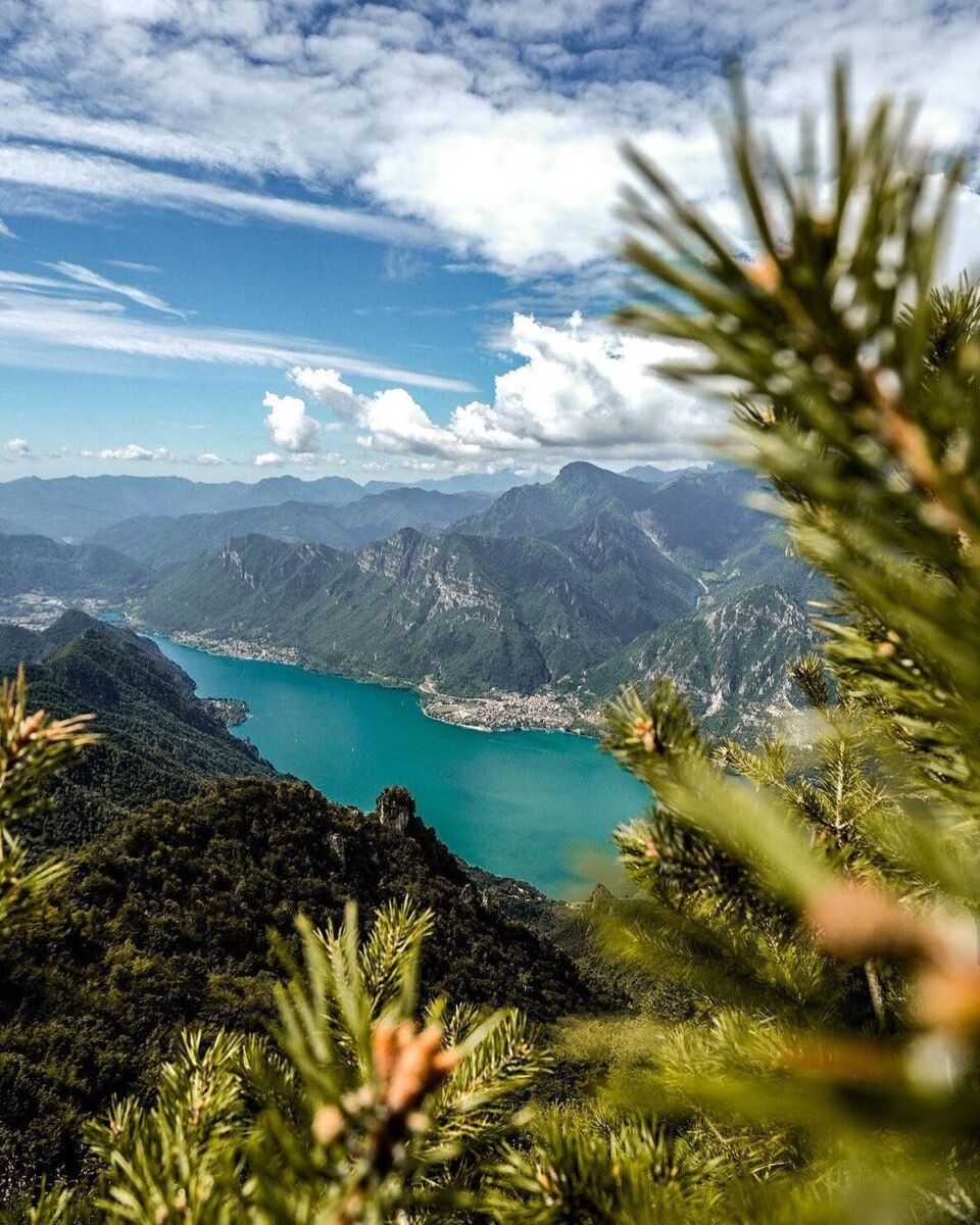 Trekking con cena in rifugio sul Monte Stino : un balcone sul Lago d'Idro desktop picture