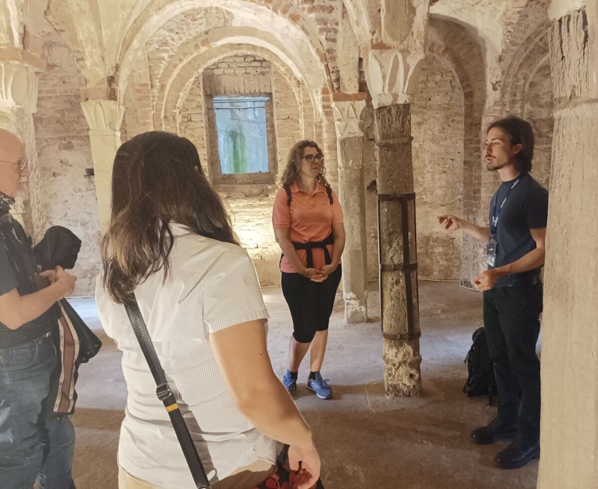 Pavia Nascosta: Passeggiata alla scoperta delle Chiese e delle Cripte pavesi Pavia Nascosta: Passeggiata alla scoperta delle Chiese e delle Cripte pavesi desktop picture