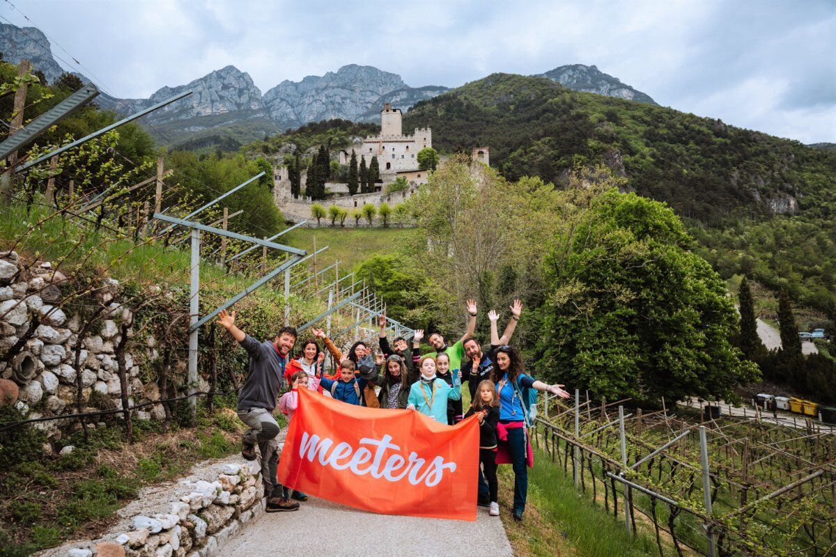 Meeters Family: Trekking con Caccia al Tesoro al Castello di Avio desktop picture