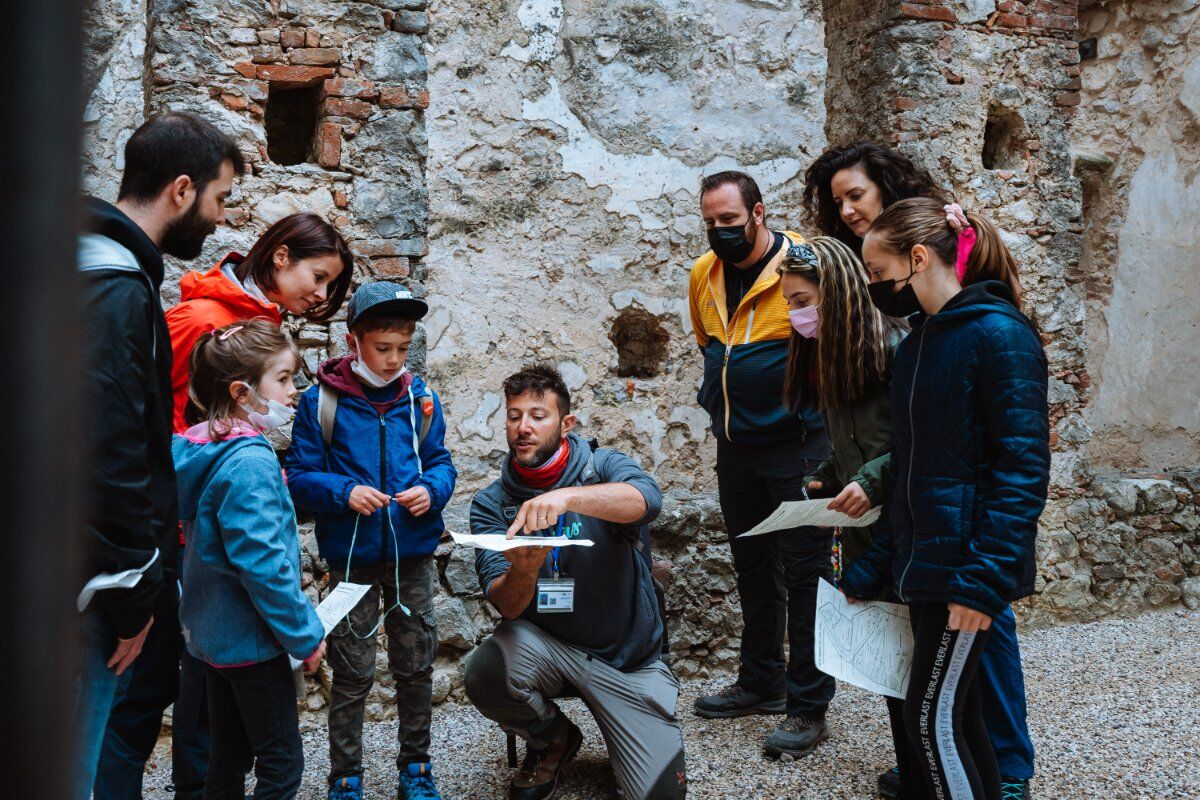 Meeters Family: Trekking con Caccia al Tesoro al Castello di Avio Meeters Family: Trekking con Caccia al Tesoro al Castello di Avio desktop picture