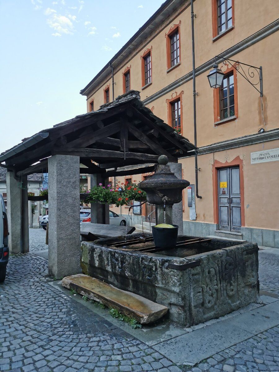 Escursione panoramica tra il Gran Pertus e Cima Quattro Denti Escursione panoramica tra il Gran Pertus e Cima Quattro Denti desktop picture