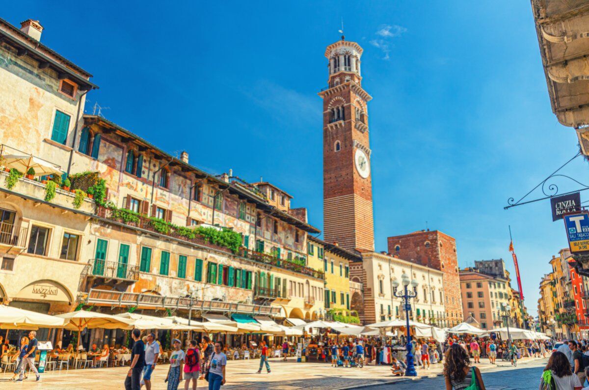Tour guidato a Verona: il legame tra l'Adige e la Città Scaligera desktop picture