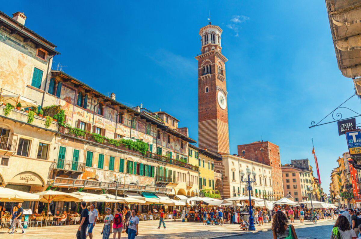Tour guidato a Verona: il legame tra l'Adige e la Città Scaligera Tour guidato a Verona: il legame tra l'Adige e la Città Scaligera desktop picture