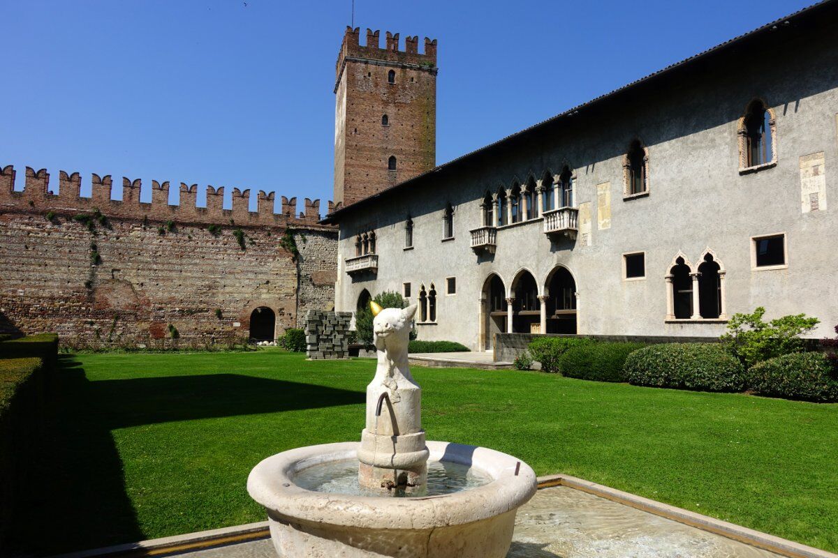 Tour Guidato a Castelvecchio: La Fortezza di Verona desktop picture