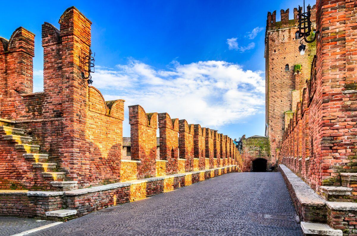 Tour Guidato a Castelvecchio: La Fortezza di Verona desktop picture