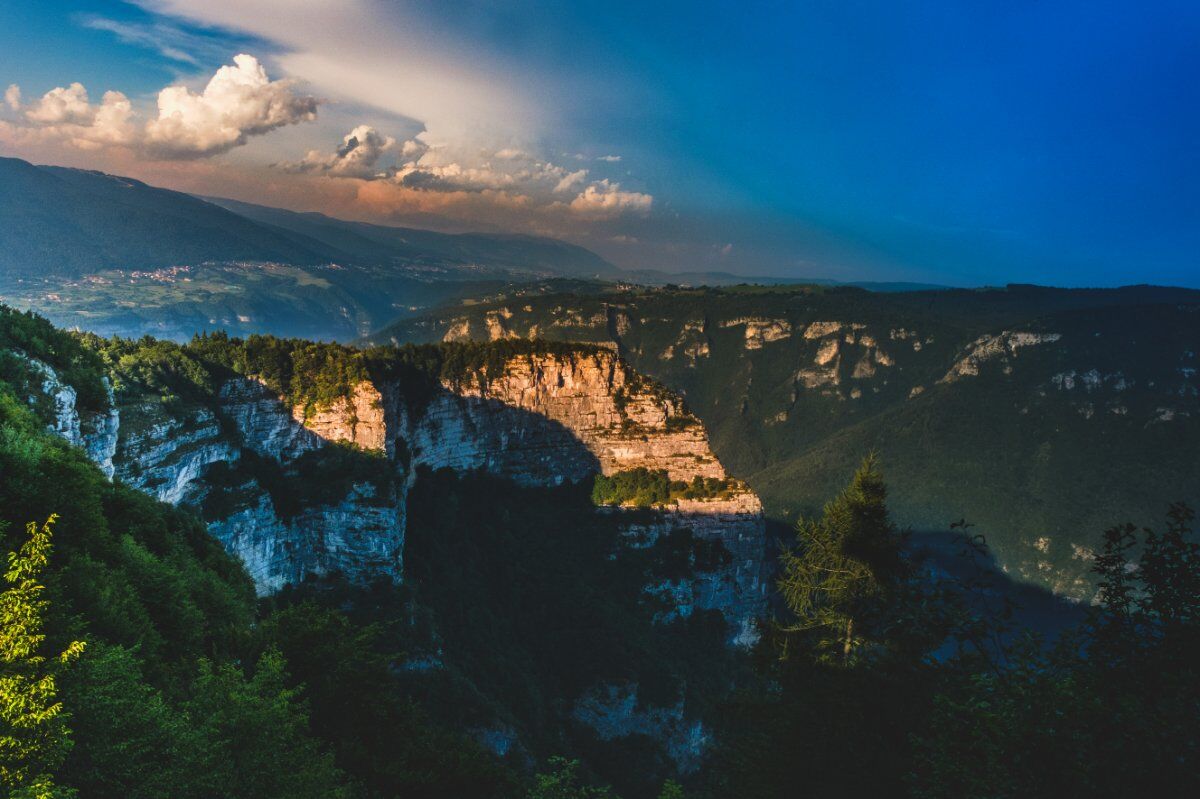 Trekking con cena tra i boschi dell'Altopiano dei Sette Comuni desktop picture