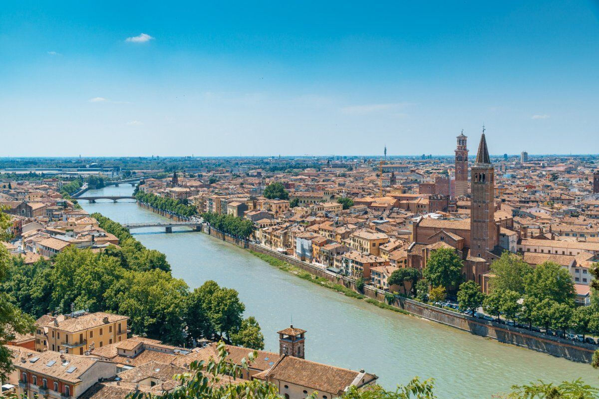 Tour guidato a Veronetta: il suggestivo Quartiere Scaligero Tour guidato a Veronetta: il suggestivo Quartiere Scaligero desktop picture