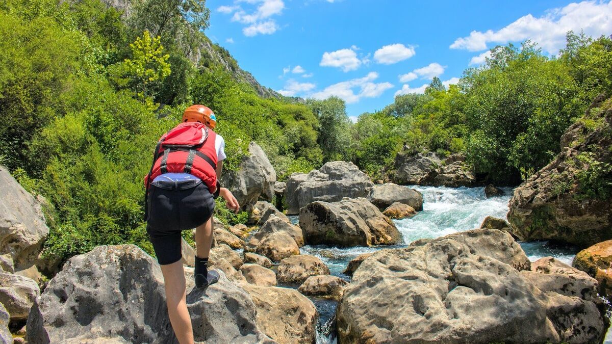 Emozionante River Trekking in Val Brembana desktop picture