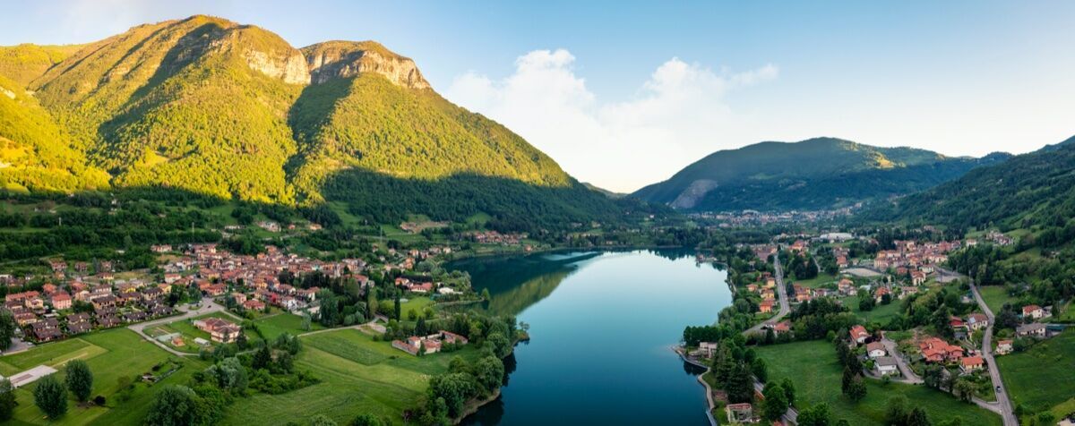 Tour in Kayak sul Lago di Endine: La Gemma color Verde Smeraldo Tour in Kayak sul Lago di Endine: La Gemma color Verde Smeraldo desktop picture
