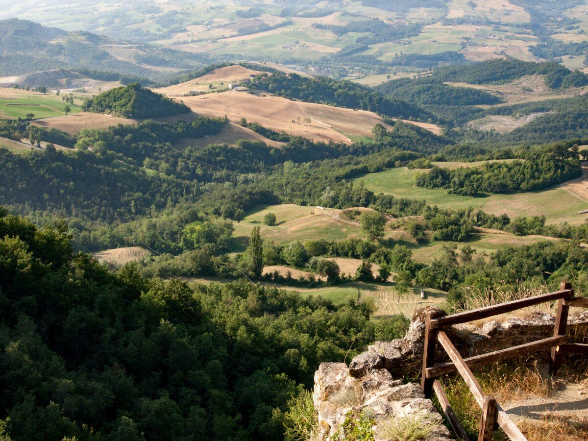 Il Borgo di Onfiano: Trekking sui Colli Reggiani con Cena Finale desktop picture