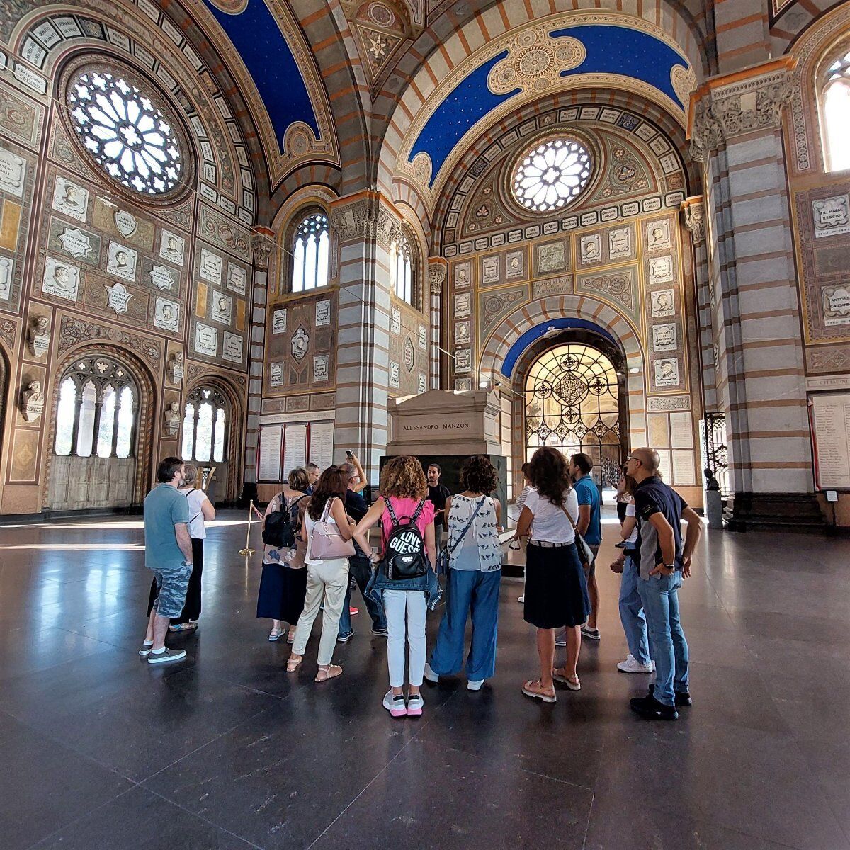 Il Cimitero Monumentale di Milano: Passeggiata tra arte e natura desktop picture