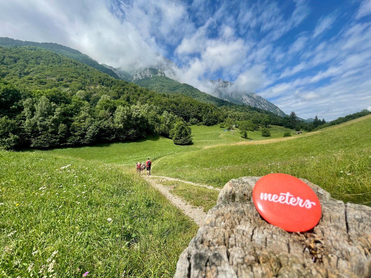 Trekking da Baiedo al Rifugio Riva: natura e leggende della Valsassina desktop picture
