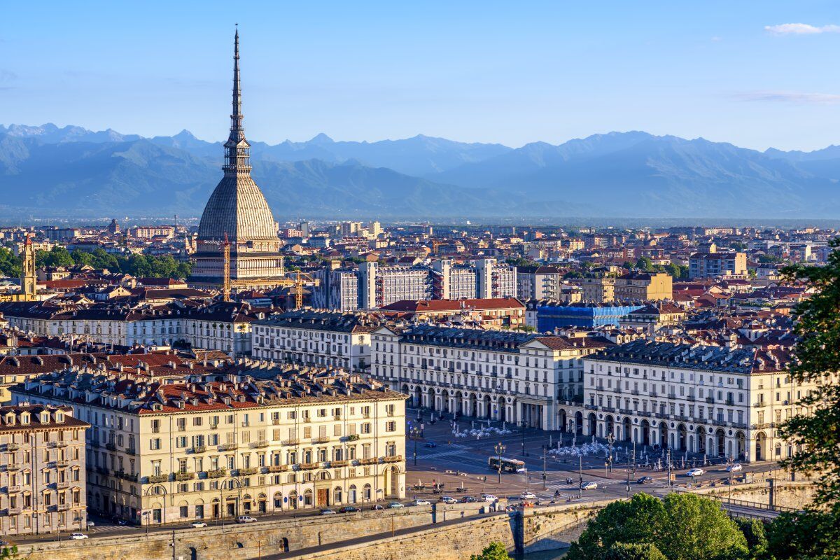 Passeggiata tra le curiosità enogastronomiche di Torino desktop picture